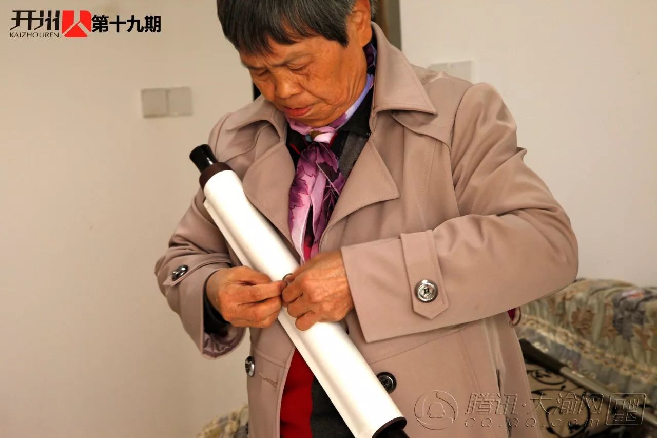 励志！开州老太55岁开始学画学摄影 75岁获奖无数“j9九游会官方登录”(图12)