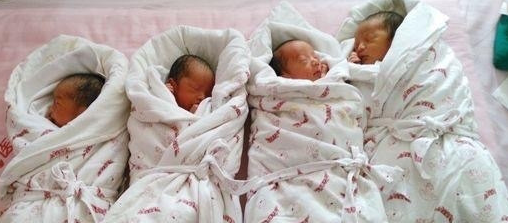 除夕夜诞下四胞胎，宝爸知道孩子性别，大呼上辈子拯救...