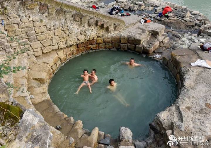 雷火电竞首页|约吗？周末去温泉古镇惬意地泡温泉(图4)