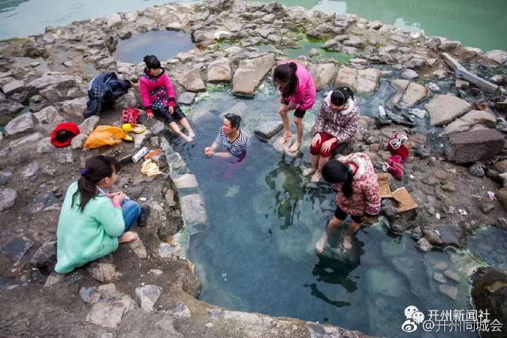 泛亚电竞：约吗？周末去温泉古镇惬意地泡温泉(图8)