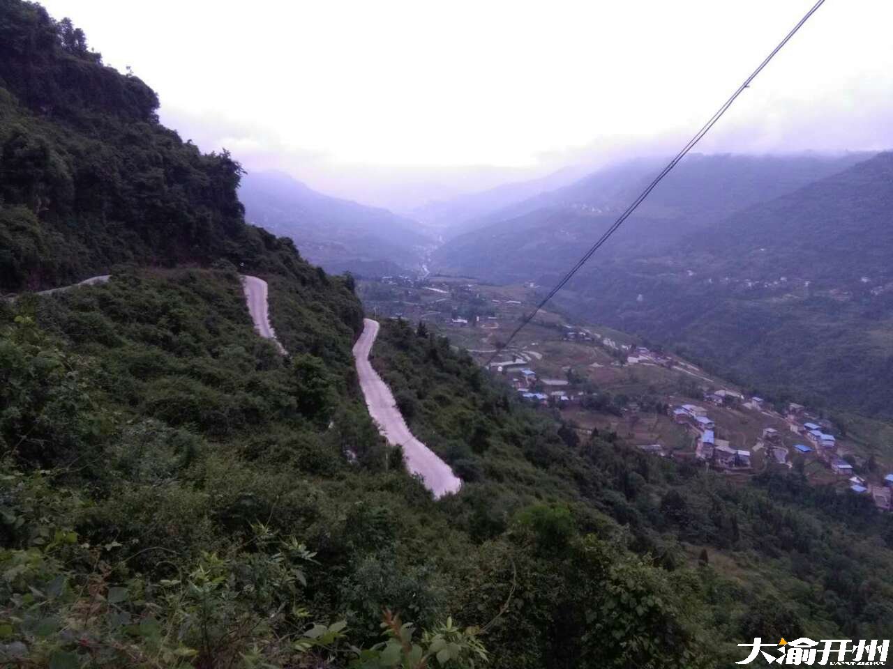 ‘Kaiyun官方网’爬上九岭山顶居高临下看汉丰湖支流头道河