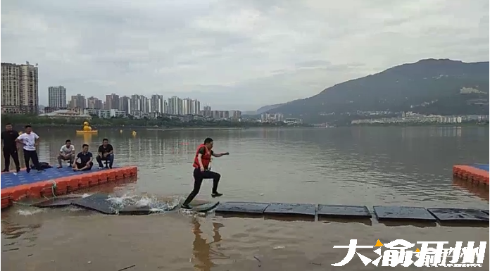汉丰湖上的轻功水上漂（附视频哟）|半岛.综合体育入口