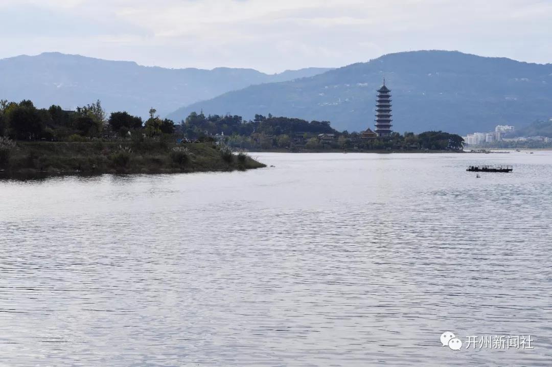 “江南JN体育登录入口”汉丰湖呈现平湖美景，清澈的湖水带来活力和灵动之美！(图5)