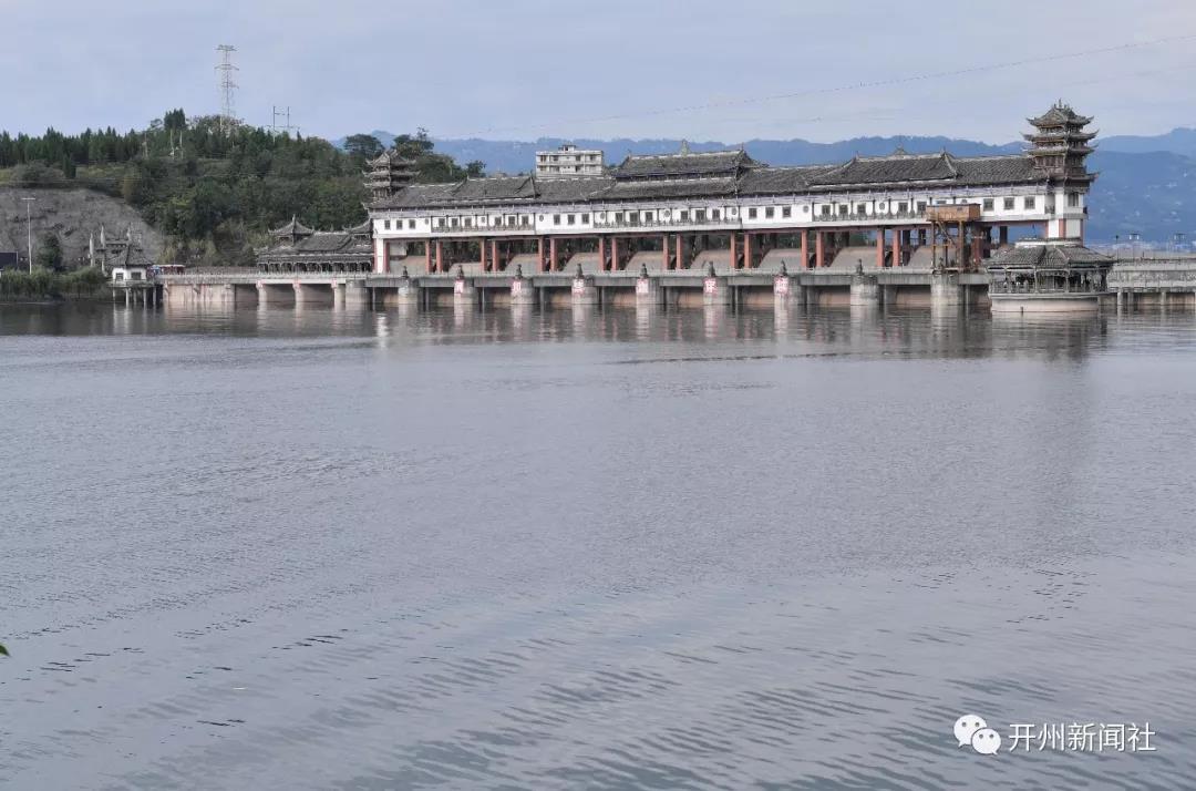 “江南JN体育登录入口”汉丰湖呈现平湖美景，清澈的湖水带来活力和灵动之美！(图7)