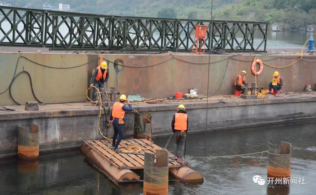 开城高速澎溪河特大桥建设有序推进，“蛙人”潜水作业...【半岛官方下载地址】(图7)