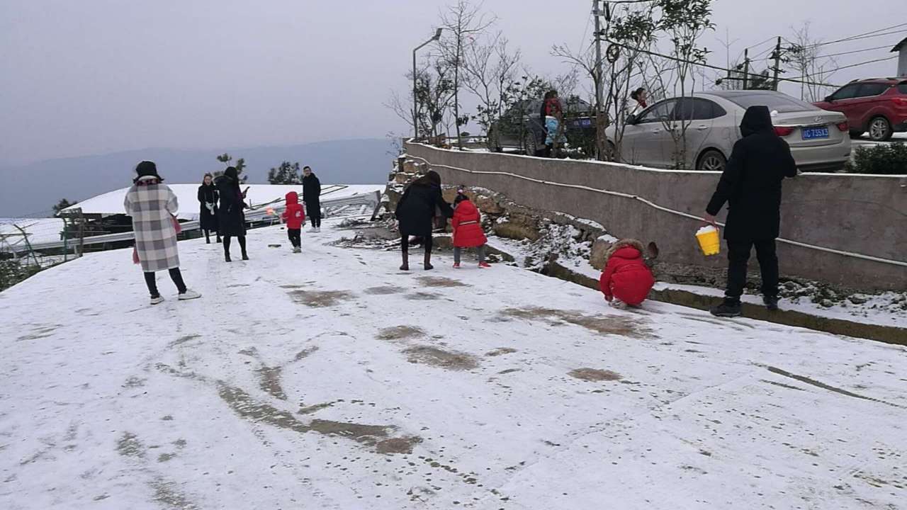 【半岛官方下载地址】元旦期间在开州城附近赏雪不再是梦，南山已经成全了我们！(图7)