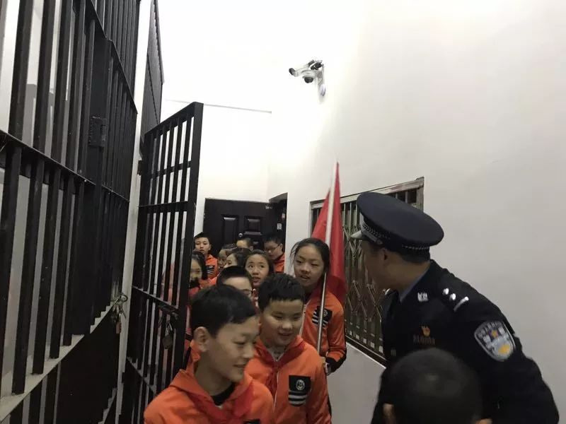 ag九游会-前几天文峰派出所的警察蜀黍邀请汉丰9校100余名学生代...,(图7)