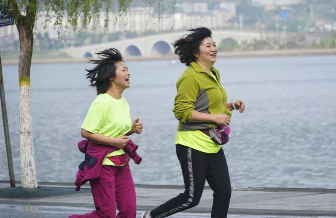 雷火电竞首页_昨天，汉丰湖马拉松预热赛已经打响，20天后正式上演！(图12)