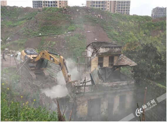 开州文峰街道这500平方米的“破”房子被拆除……_开元棋盘官方网站(图2)