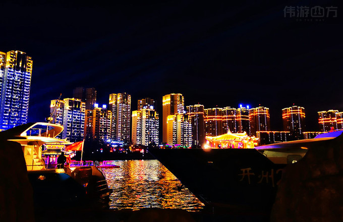 博鱼·体育中国入口：夜幕下的汉丰湖，灯火