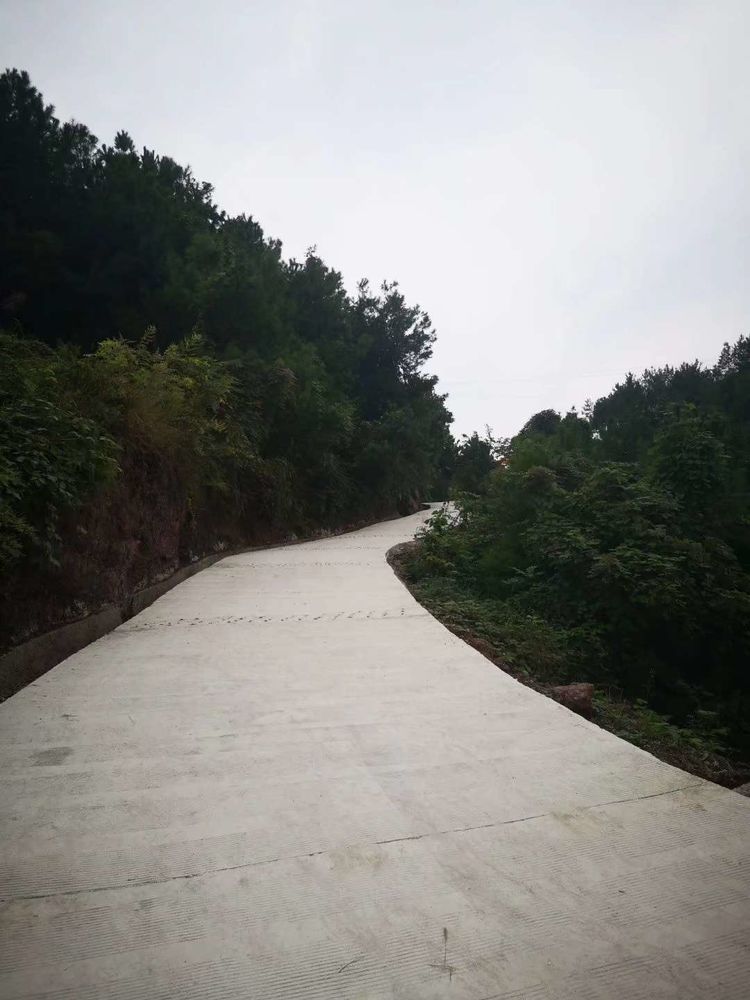 太和寨山路.jpg