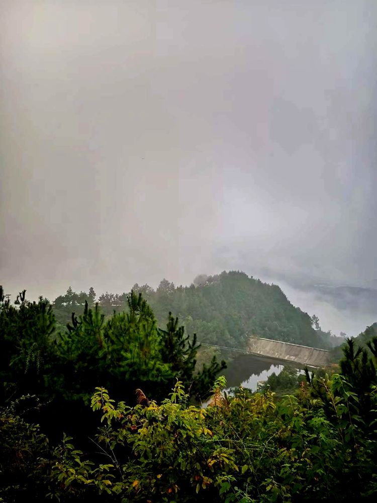 山中水库.jpg