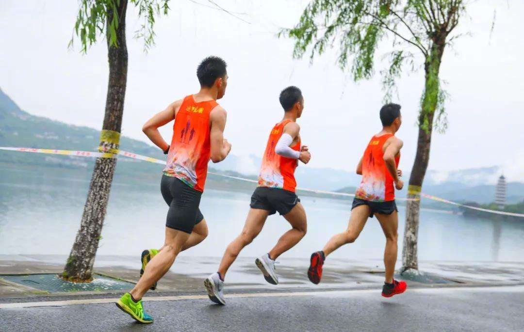 “bat365在线官网登录入口”2020重庆开州·汉丰湖国际半程马拉松正式开启全球报名(图2)