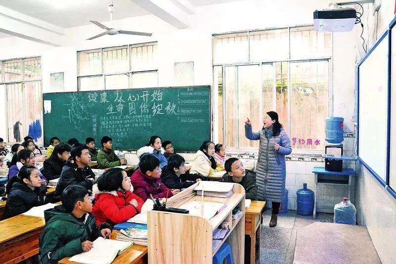 潍坊市46名老师到开州来支教，看看他们都干了些啥？‘pg娱乐电子游戏官网APP下载’(图3)