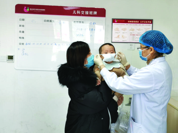 雷火·竞技(中国)-电竞网站开州护士何冰棱:把儿子的口罩捐给那些出院的宝宝 他们如果戴上口罩，就能安全到家|雷火电竞在线登录官网