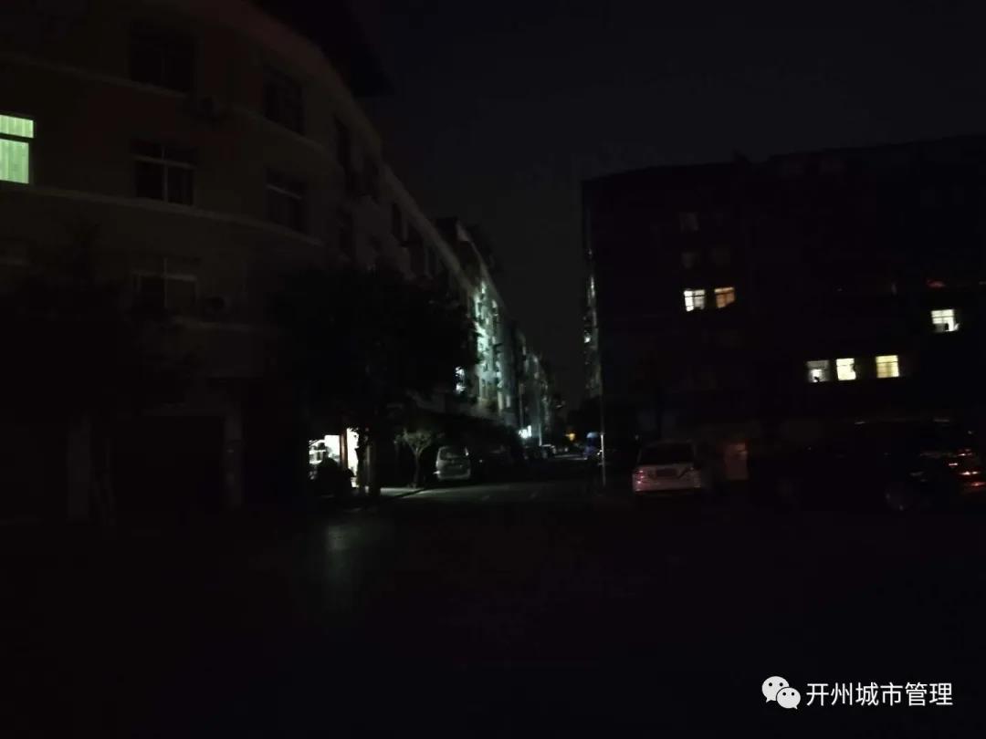 ag九游会登录j9入口_赵家这条街区嘛黑！好多盏灯都不亮了！(图1)