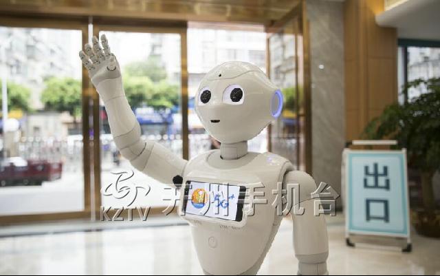 首个5G智能机器人在开州“上岗”！_hq体育官网