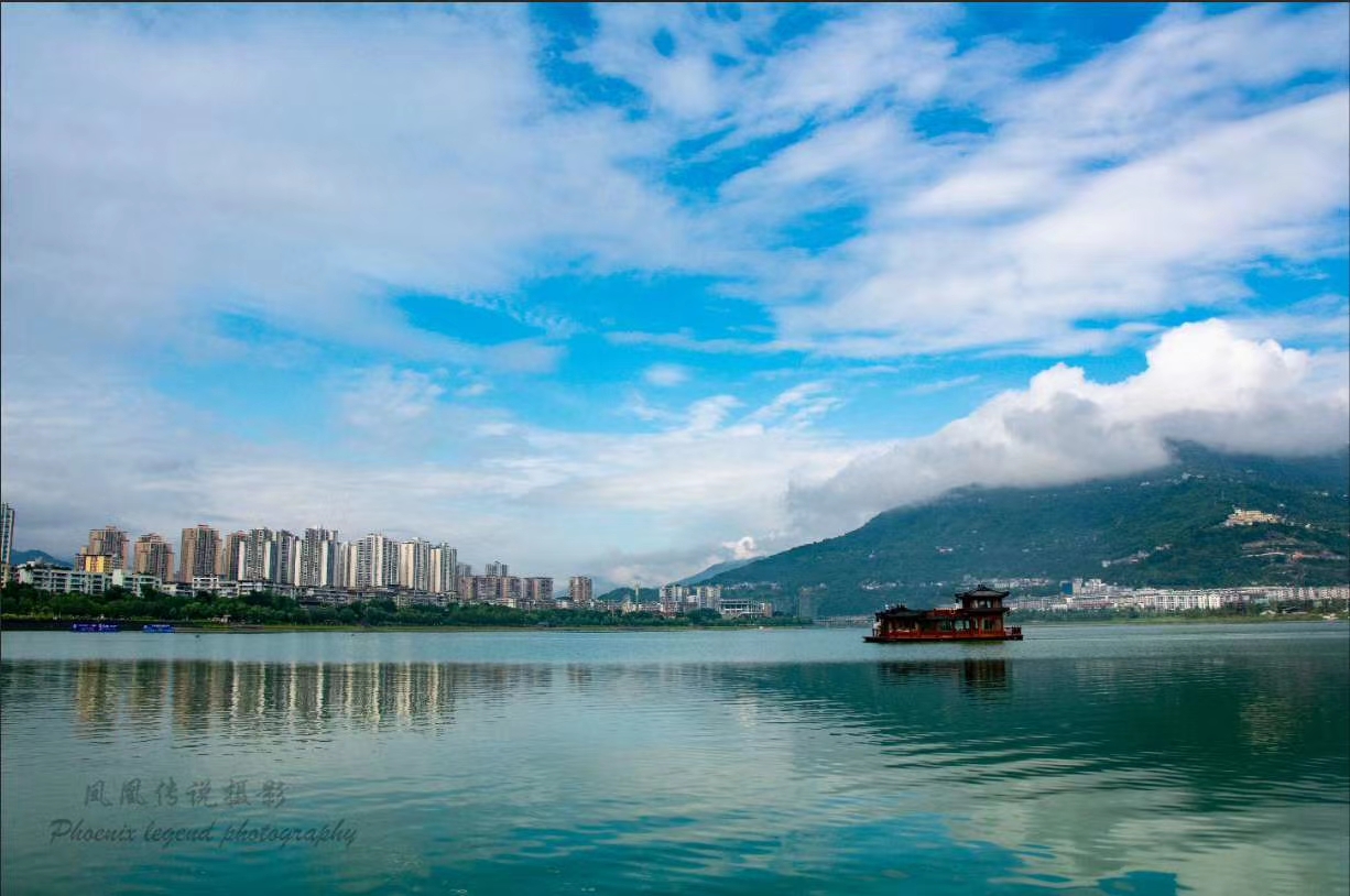 汉丰湖.jpg