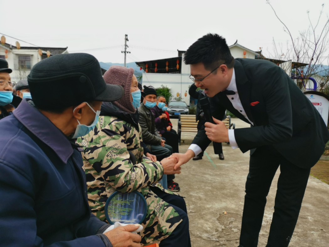 开州乡村好热闹！重庆文艺带来精彩的艺术表演-雷火电竞首页(图2)