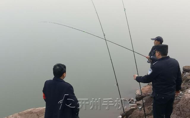 “澳门永利官网”开州一水库开州钓鱼专项整治行动，偷钓鱼人员受到教育