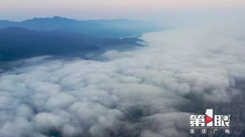 澳门银银河娱乐官方网址|太神奇了，开州区城市上空出现了平流雾景象(图3)