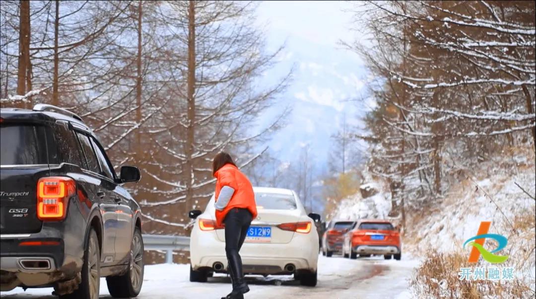 皇冠正规娱乐平台|下雪啦！瑞雪纷飞，赏景耍雪喜迎春～(图3)