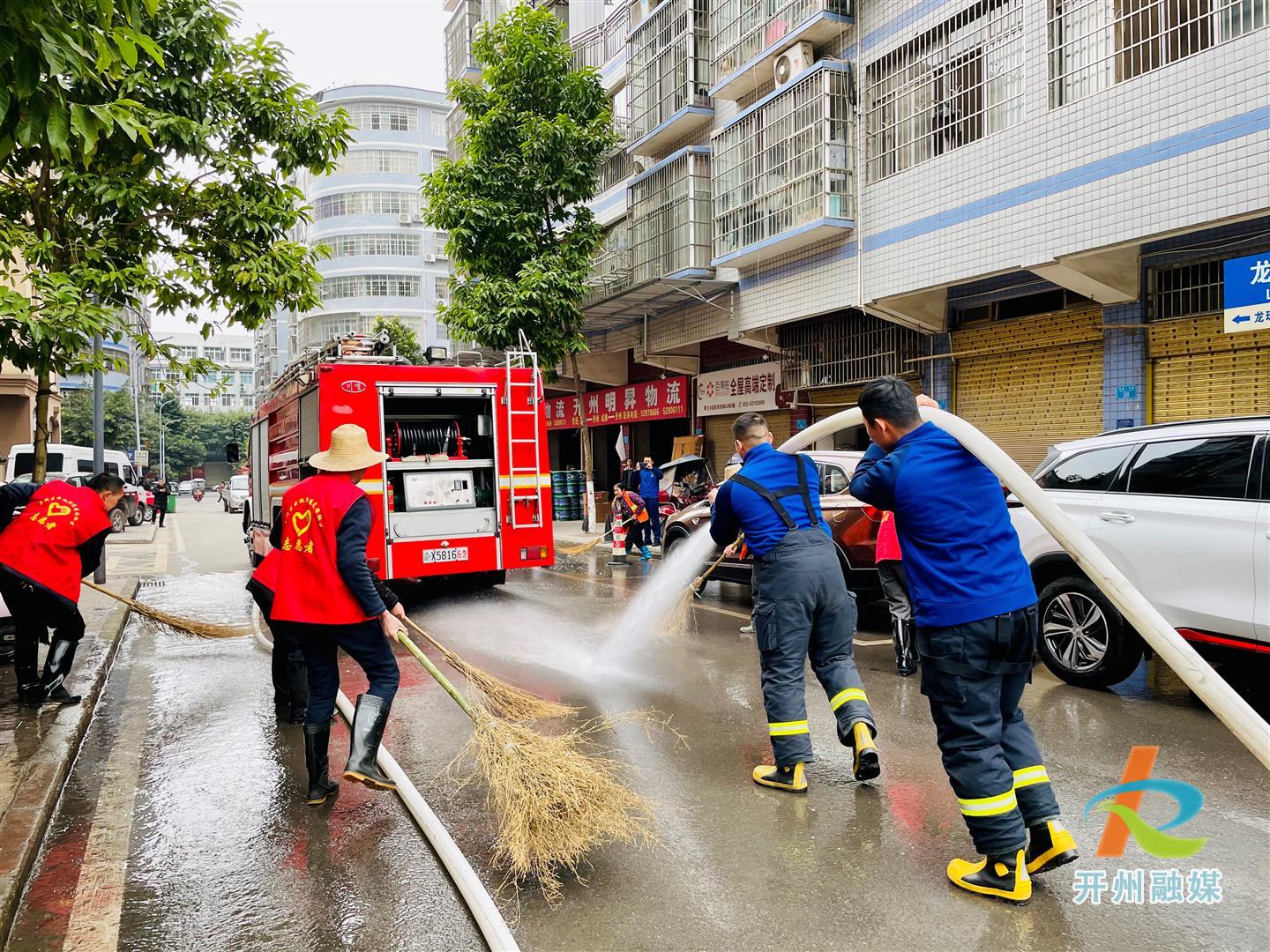 泛亚电竞官方入口|怪不得云峰街道今天的道路变干净了，原来是...(图2)