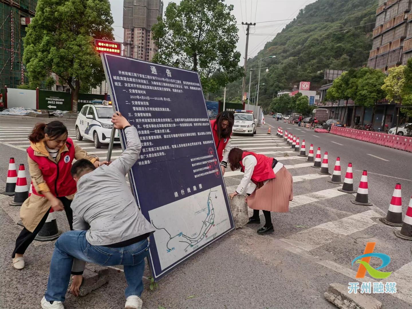 即使刮风下雨！吹乱了大家的衣服和发丝，也吹不散...-半岛官网App下载(图2)