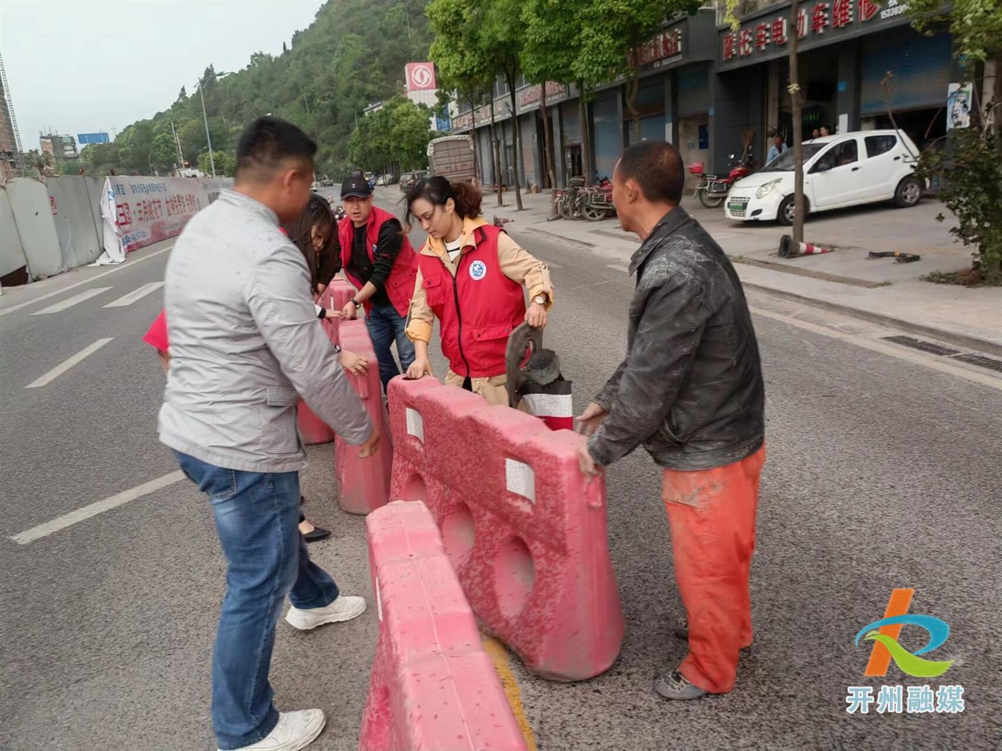 即使刮风下雨！吹乱了大家的衣服和发丝，也吹不散...-半岛官网App下载(图4)