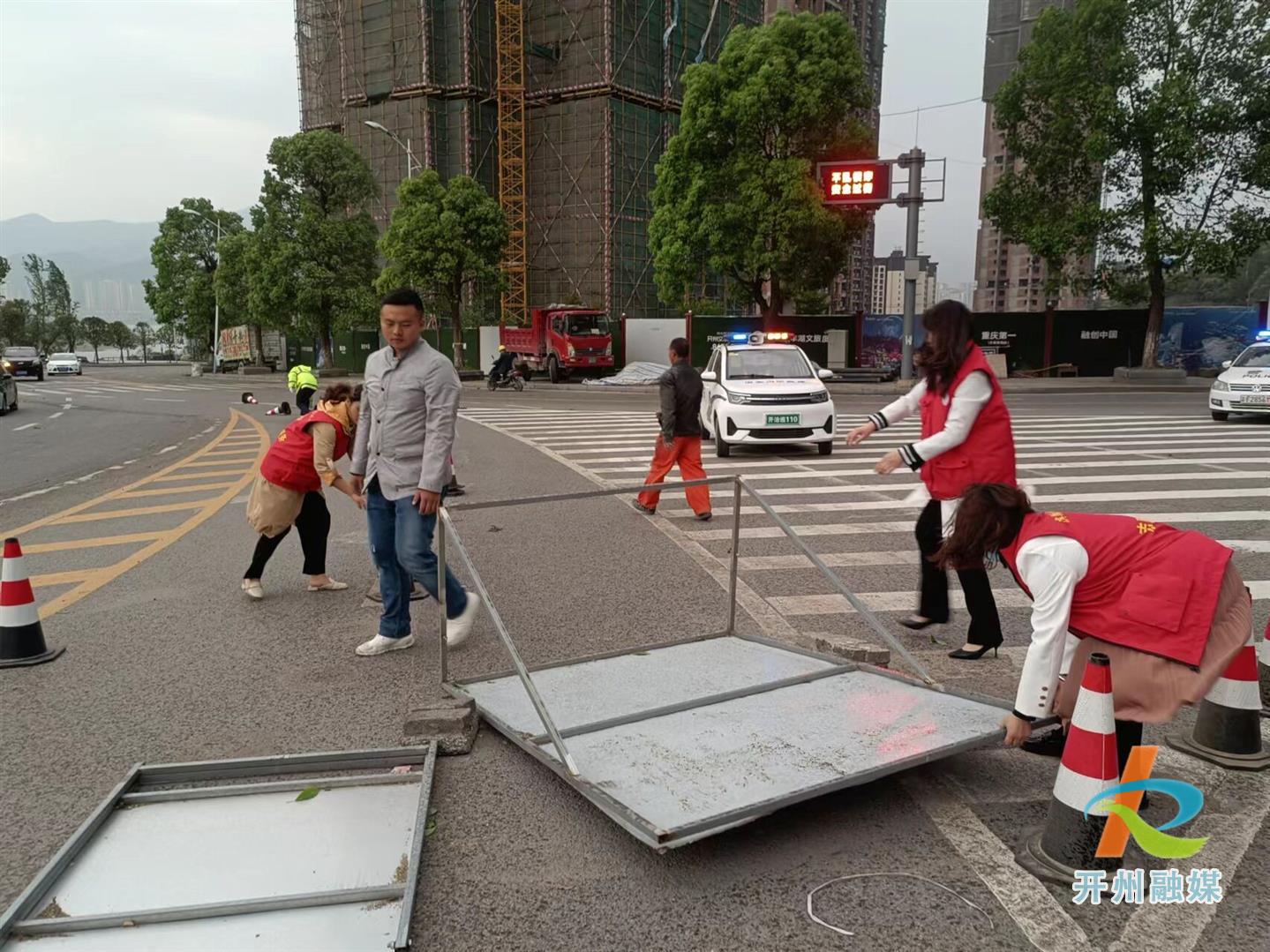 即使刮风下雨！吹乱了大家的衣服和发丝，也吹不散...-半岛官网App下载(图3)