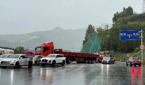 受强降雨影响 开州多个高速路收费站临时关闭-im电竞官方网站(图2)