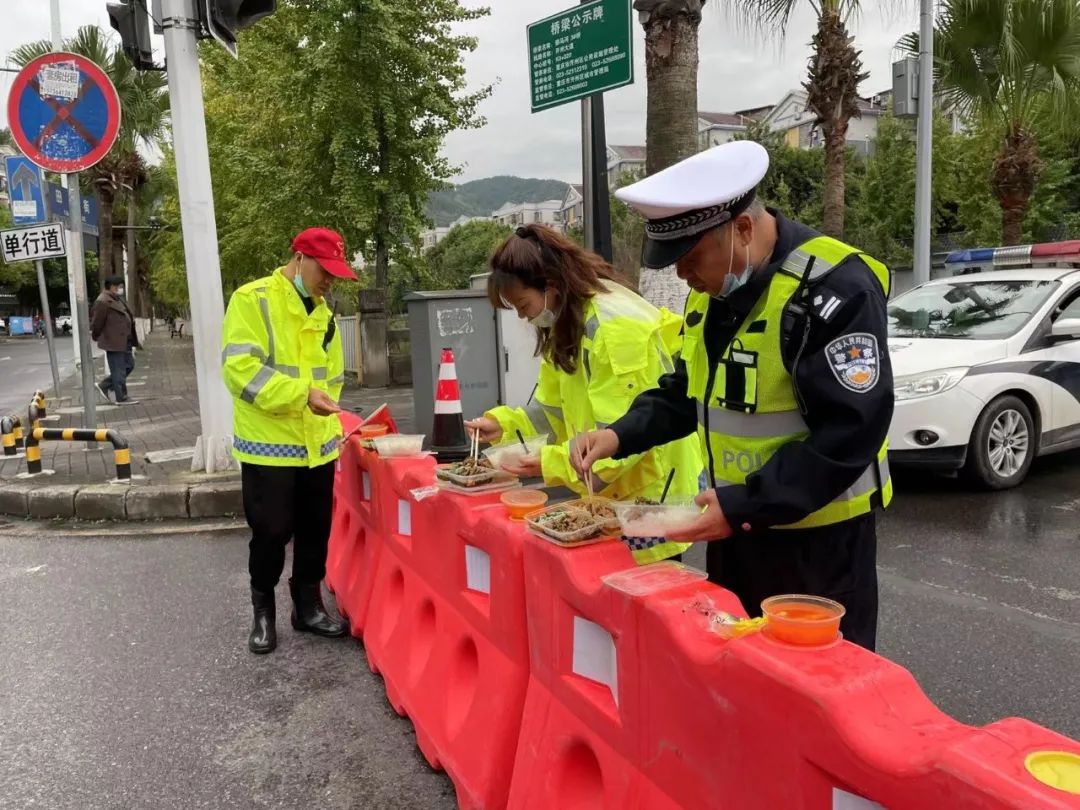 雷火电竞官方网站_开州警方全力守护群众安全，确保社会治安平安稳定(图3)