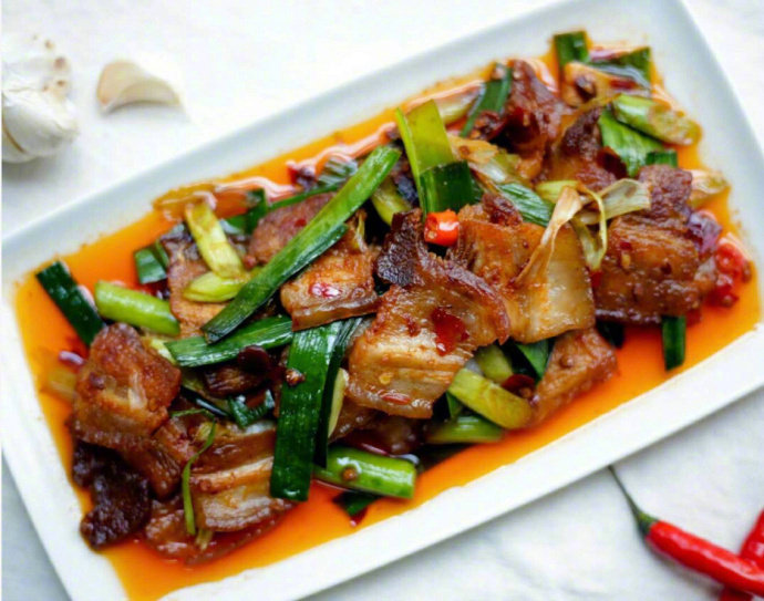 川味回锅肉!这个菜肥而不腻,今天中午为家人做一道吧!