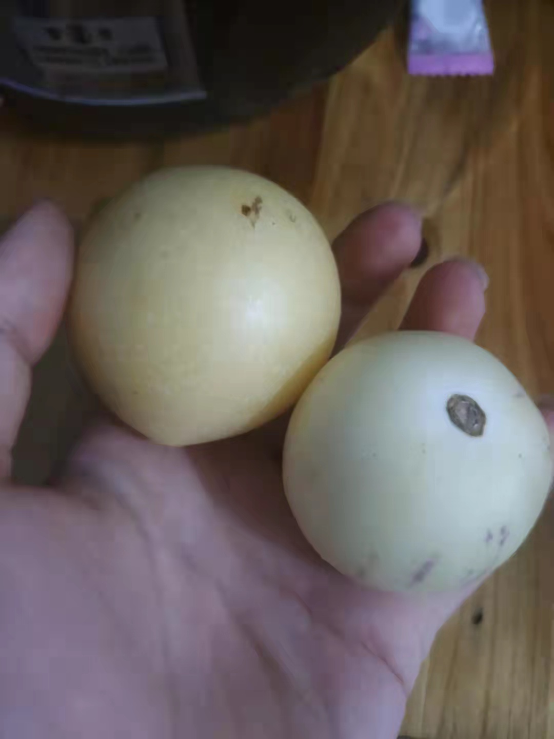 人参果是越黄越好吃吗?白色的是不是还需要放一段时间?